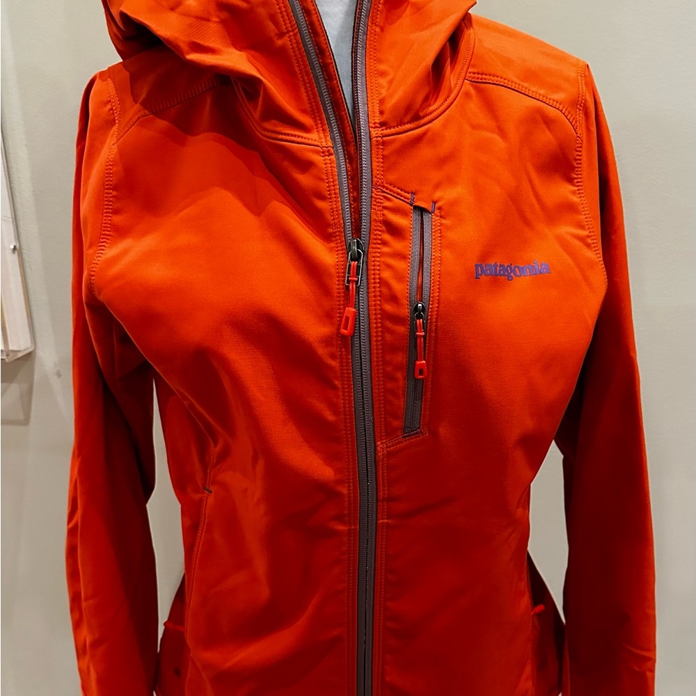 Patagonia Kurt’s Levitation hooded jacket EUC Size Small